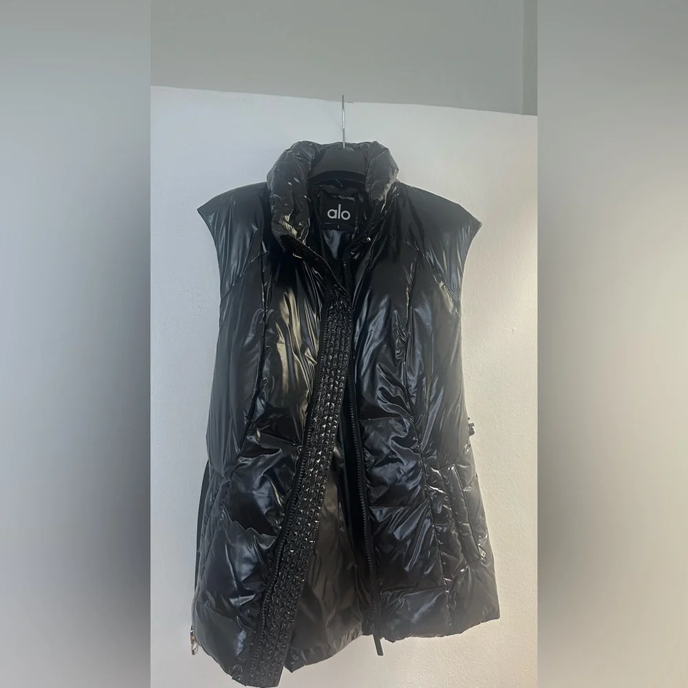 ALO Yoga Shiny Black Quilted Belted Puffer Vest